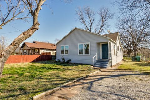Photo of 217 N Burdette Avenue, Sherman, TX 75090 (MLS # 21192454)