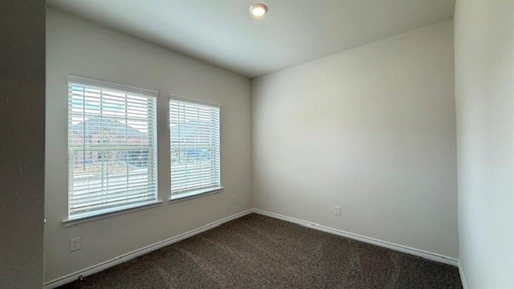 4821 Silver Vein Avenue