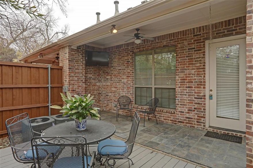 A ++ Walkability in an incredible location. Homes like this 3-bedroom, 2.5-bath townhome in such a prime East Dallas pocket lease fast — don’t miss it.
Live just steps from Lower Greenville and Lakewood, and minutes from Leila Bakery, Lakewood Landing, Cosmo’s, Toasted, Mikoto, and your favorite neighborhood spots. You’re also within walking distance of several Michelin-recognized restaurants — like Mot Hai Ba, Gemma, and Rye — which really underlines how vibrant the food scene is here.
This turn-key single-family attached home features soaring ceilings, crown molding, fresh paint throughout, and bamboo flooring. The bright, open-concept living and kitchen includes granite countertops and a sleek wine bar — ideal for entertaining.
The living area flows out to a great back patio with a low-maintenance yard and outdoor TV setup — perfect for relaxing or hosting. Upstairs, the spacious primary suite offers a private balcony and a spa-style bath with a soaking tub and a separate shower.