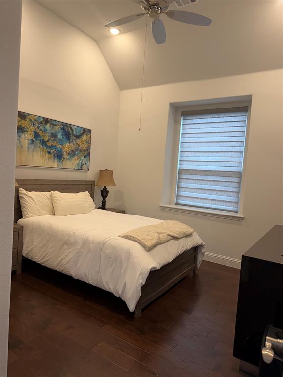 12513 Royal Oaks Lane