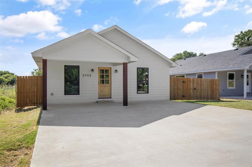 Charmin, cozy new home, ready to move in, lots of windows for natural light, the big window in the living will give you a great view when you enjoy your coffee, doors are wider for a comfortable entrance at each room, get your family, your pets, your pictures and accommodate yourself into the place to call Home, there is enough room to park a large utility trailer, Also is located close to the Brazos river, get your kayak and enjoy the calm and relaxing row, row, row gently down the stream, or fishing, also the community has a pool where your kids can refresh on the hot weather. Listing agent owns part of the property, please add listing agent as a seller.
This home could go for a 0% down with our in house lender.