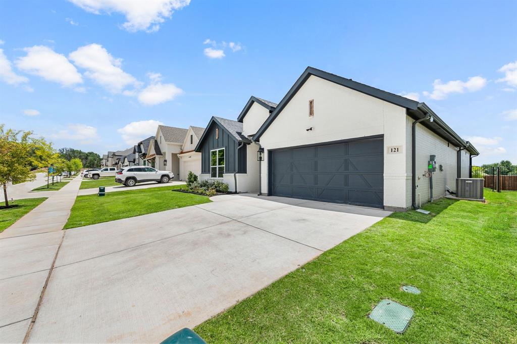 121 Kingfisher Lane
