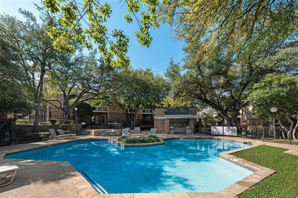 Preston On Creek Condos - Residential