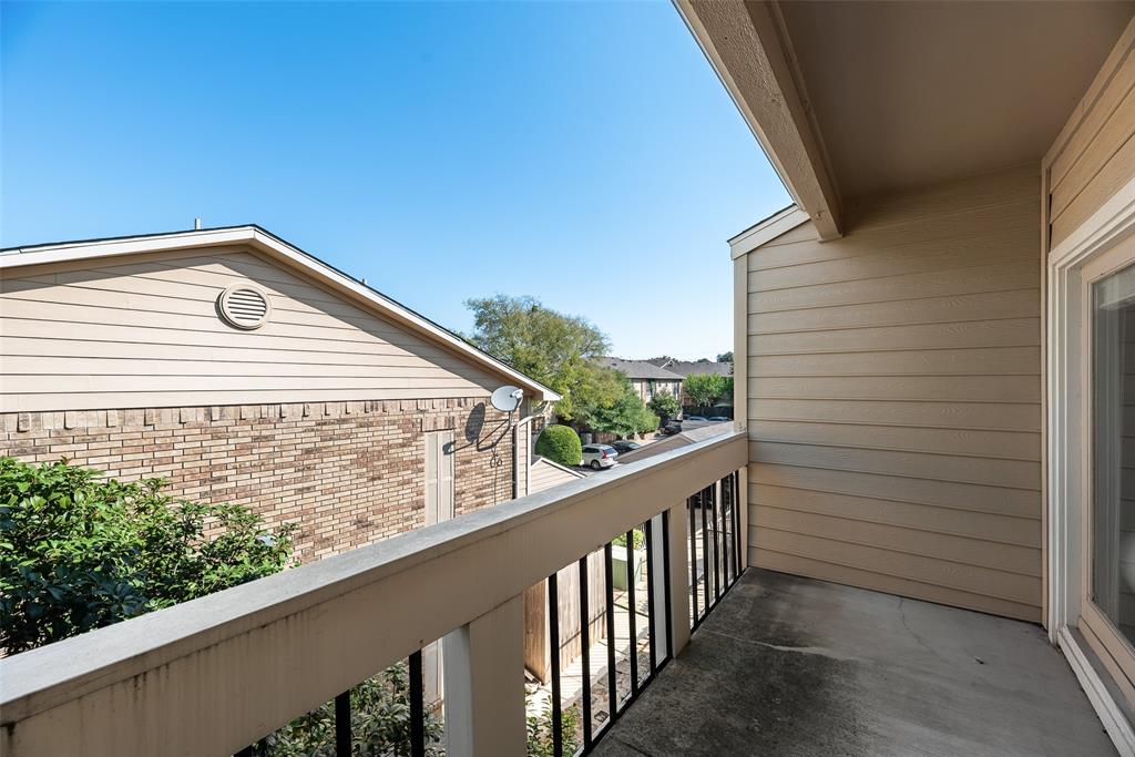 Preston On Creek Condos - Residential