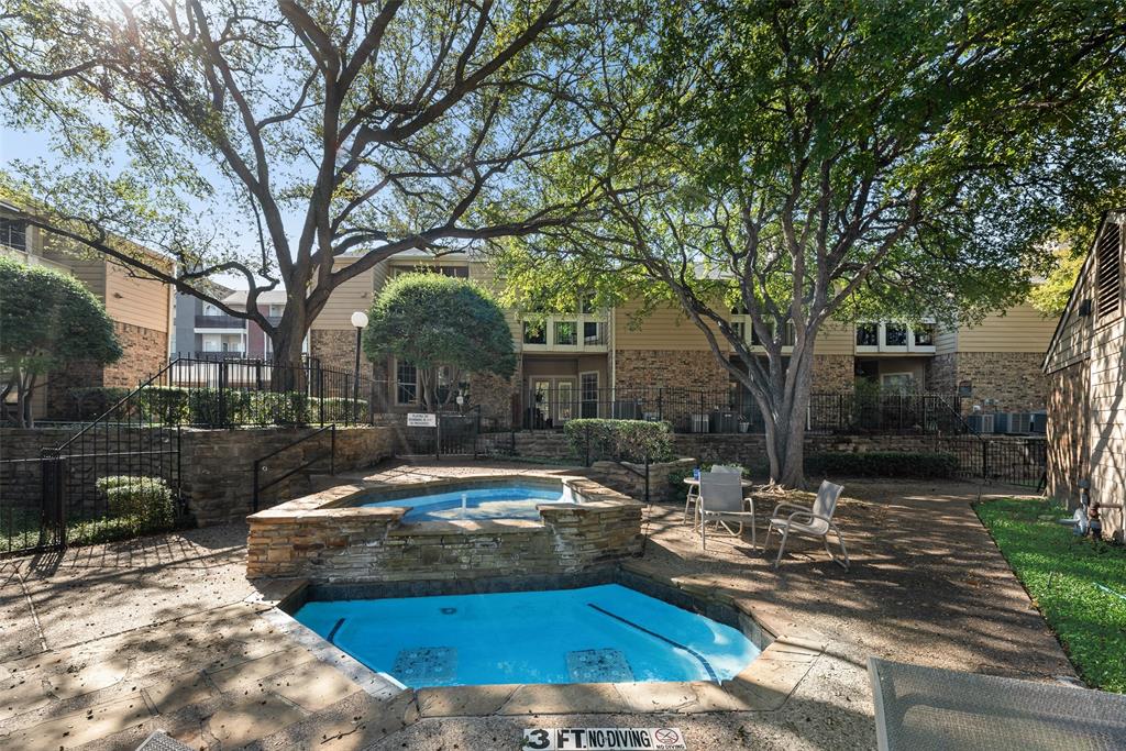 Preston On Creek Condos - Residential