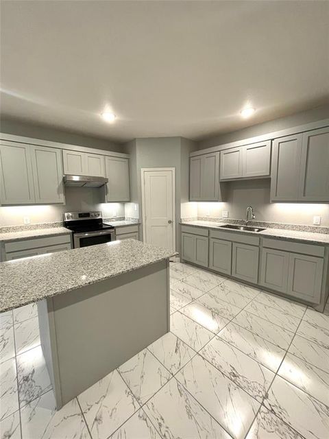 2025 eva Street Grand Prairie TX 75051