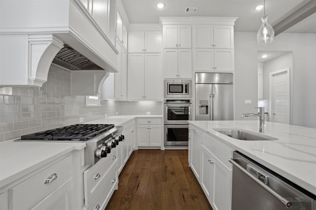 15206 Viburnum Road