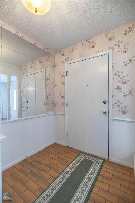 2402 Greenbriar Drive