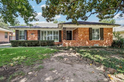 6711 Vada Drive Dallas TX 75214