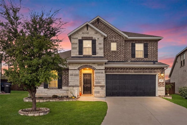 1805 AUGUSTUS DR, FORT WORTH, TX 76120 - Image e5b024fbb232b251db83e350e18fde1d/2341434068