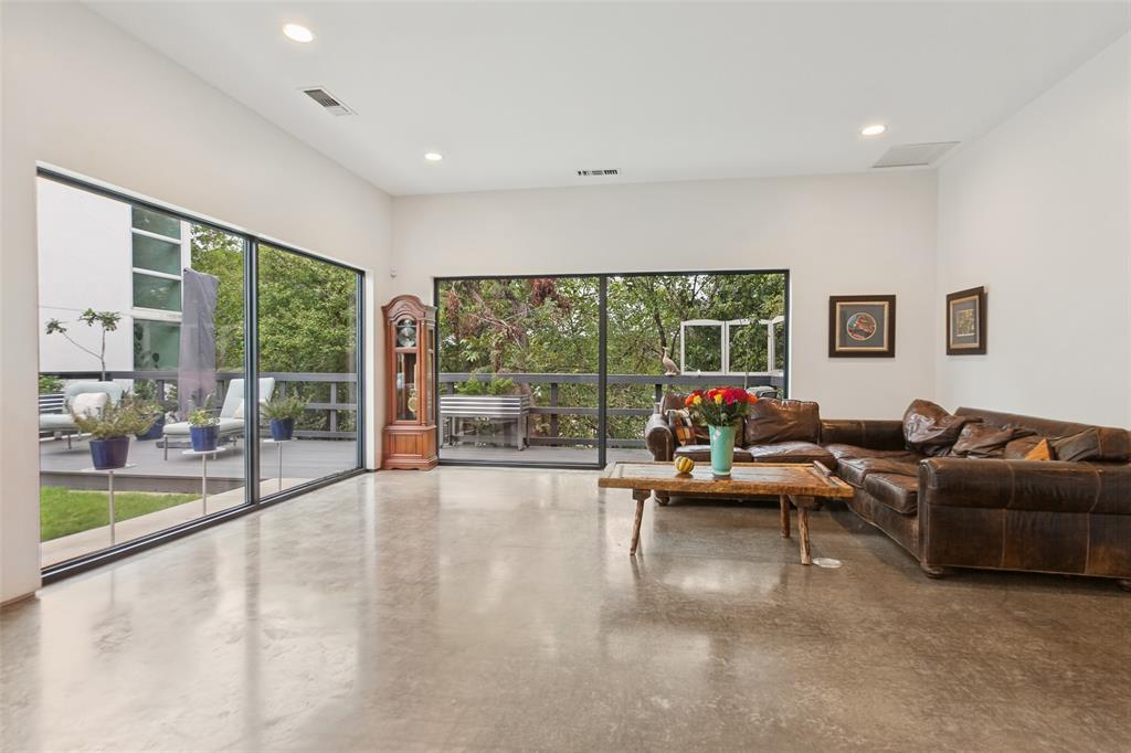 31 Vanguard Way
