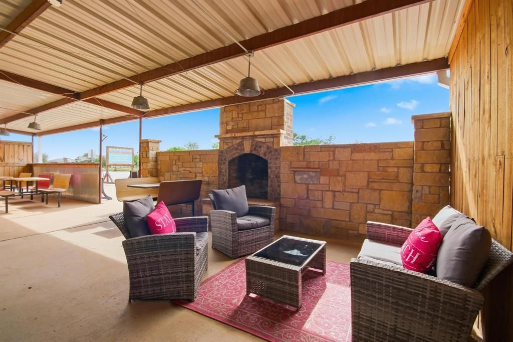 Photo of 1801 Commercial Avenue, Anson, TX 79501 (MLS # 21246034)