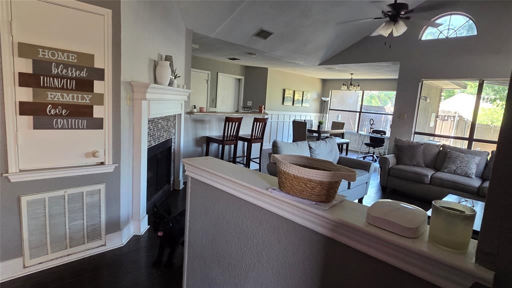 2103 Prairie Creek Trail