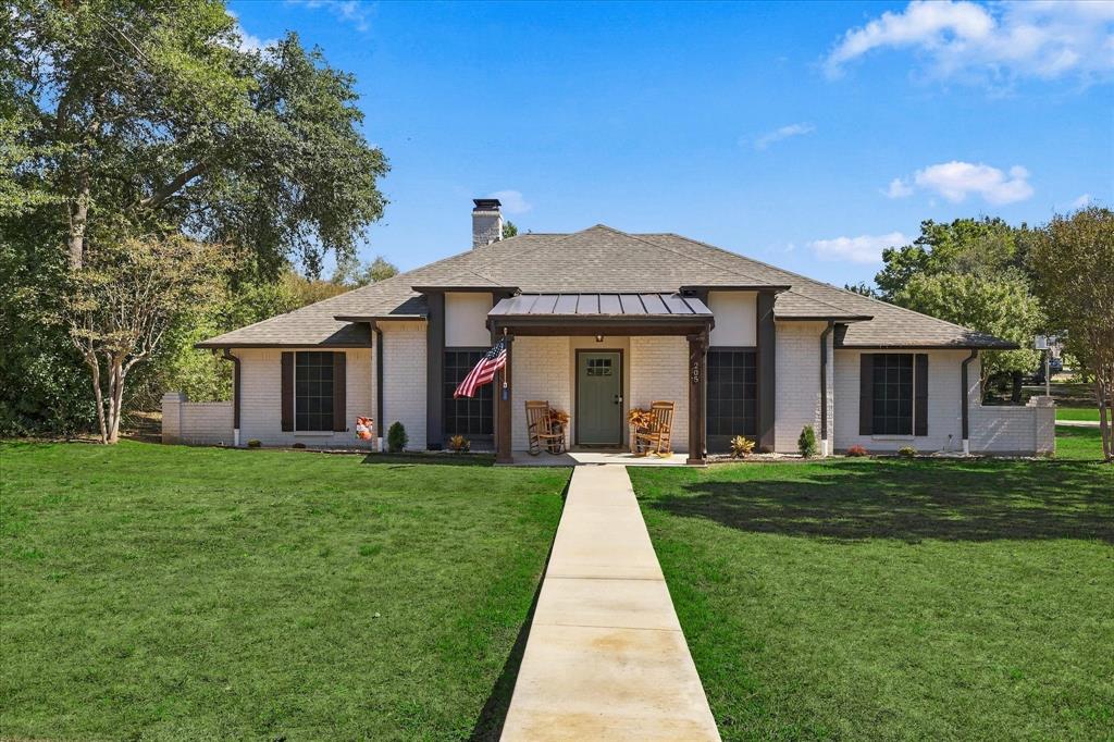 205 N FOREST Lane