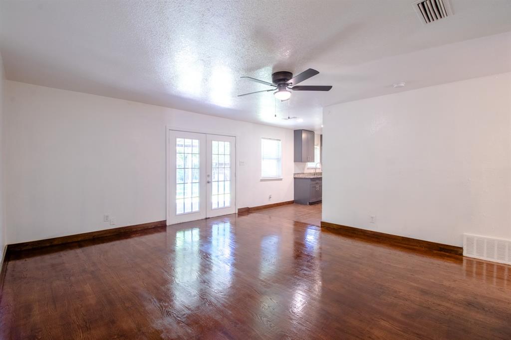 Freeway East Rev - Residential