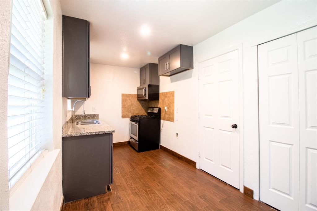 Freeway East Rev - Residential