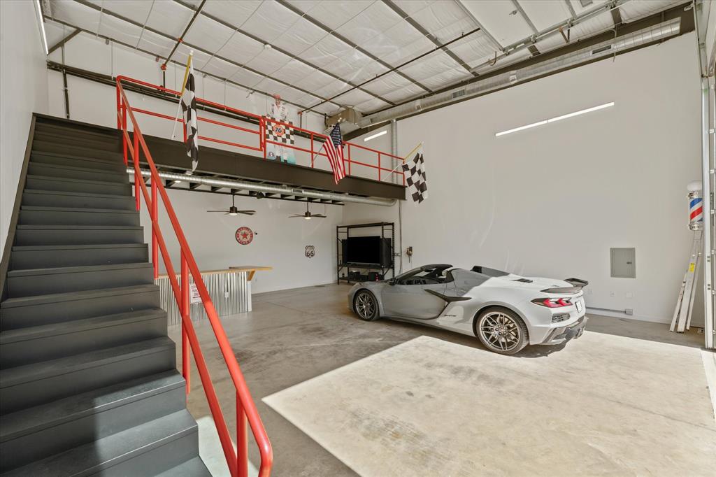 1725 N Highway 377 703