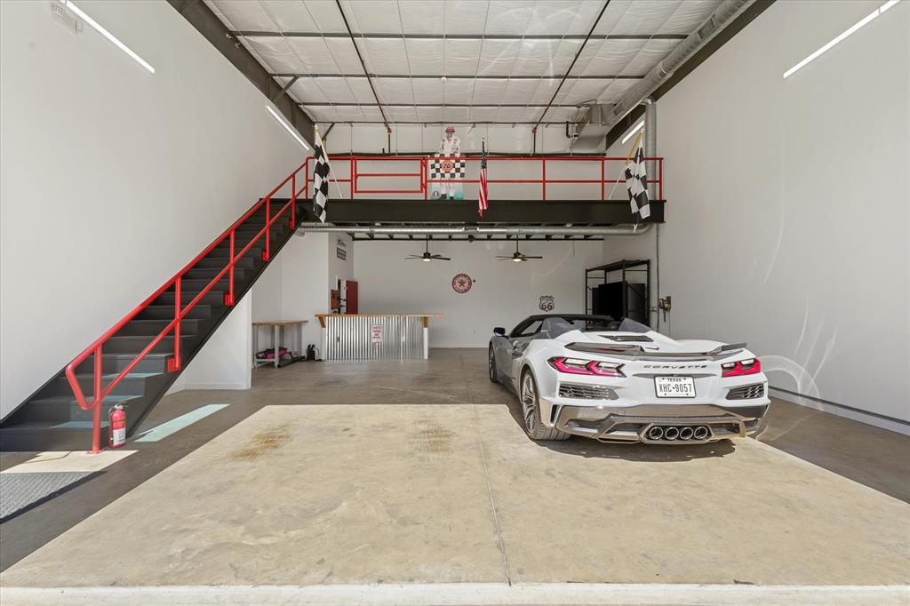 1725 N Highway 377 703