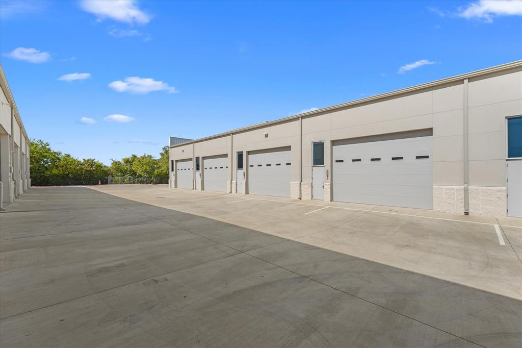 1725 N Highway 377 703