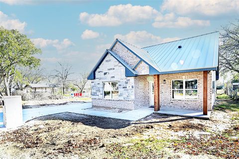 A home in Nocona