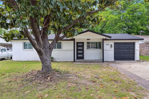 805 Dee Lane Bedford TX 76022