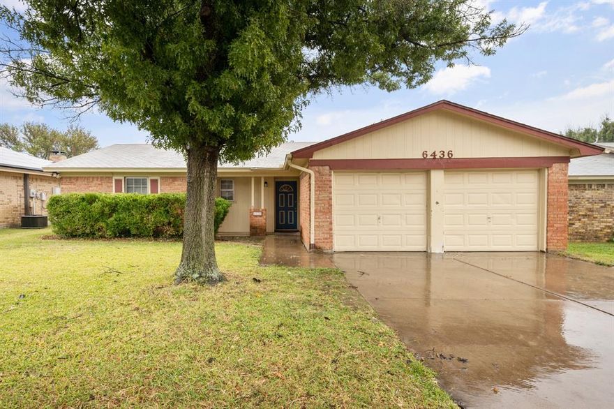 Highly desirable 1 story, 4 bedroom home in a great neighborhood. Hardwood and vinyl plank flooring throughout, no carpet. Open Floor Plan, Fire place, high ceilings, huge master bedroom. Have easy access all highways and local restaurants.  Keller ISD.