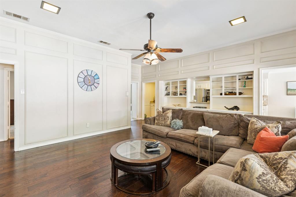 1406 Richards Circle