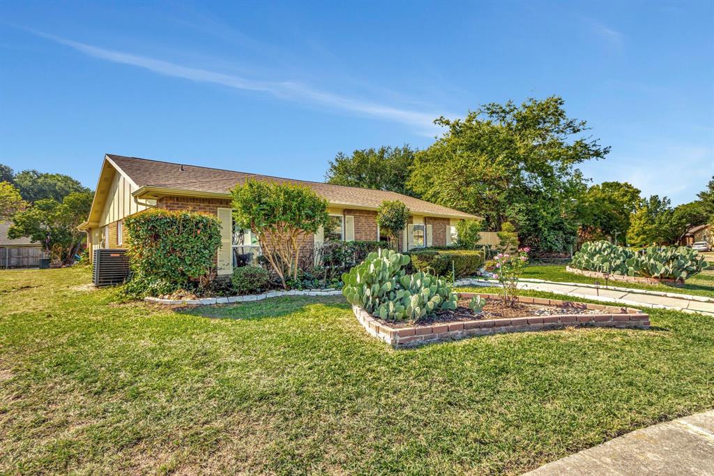 457 Woodway Drive