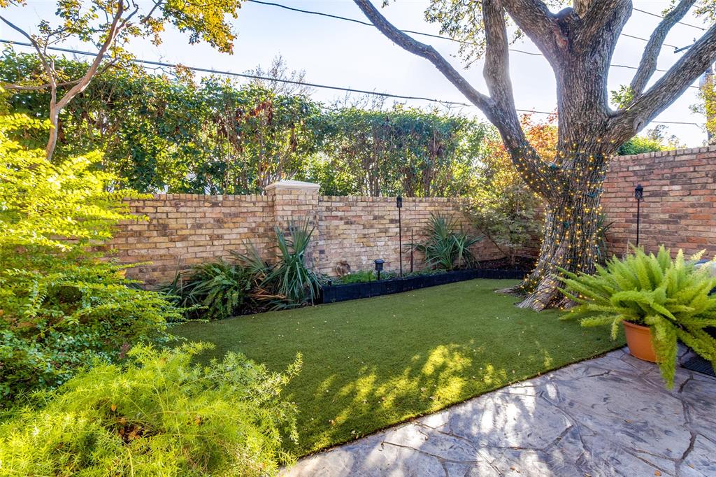 Twelve Thousand 05 Hundred Pres - Residential