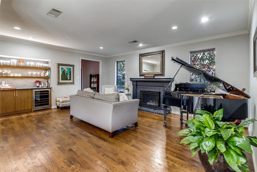 6046 Steamboat Drive