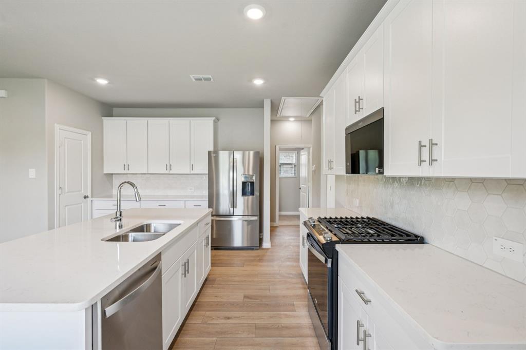 811 Leavenworth Drive