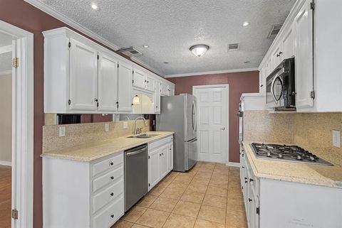 Tiny photo for 1213 Olmos Creek Place, Denton, TX 76205 (MLS # 21182038)