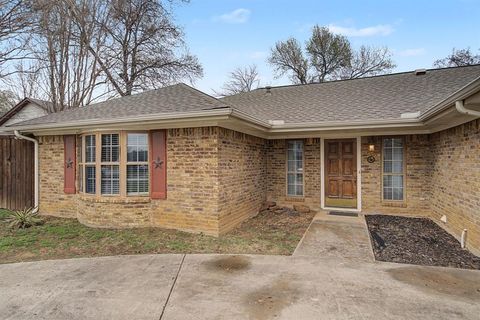 Tiny photo for 1213 Olmos Creek Place, Denton, TX 76205 (MLS # 21182038)