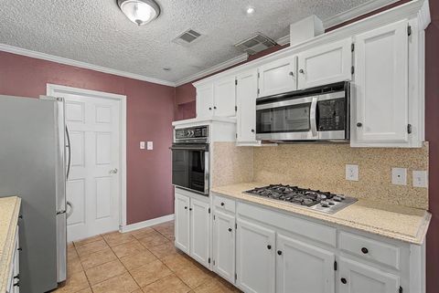 Tiny photo for 1213 Olmos Creek Place, Denton, TX 76205 (MLS # 21182038)