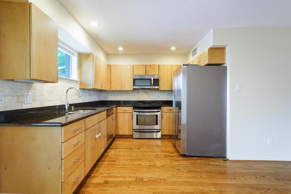 4616 W Lovers Lane 119