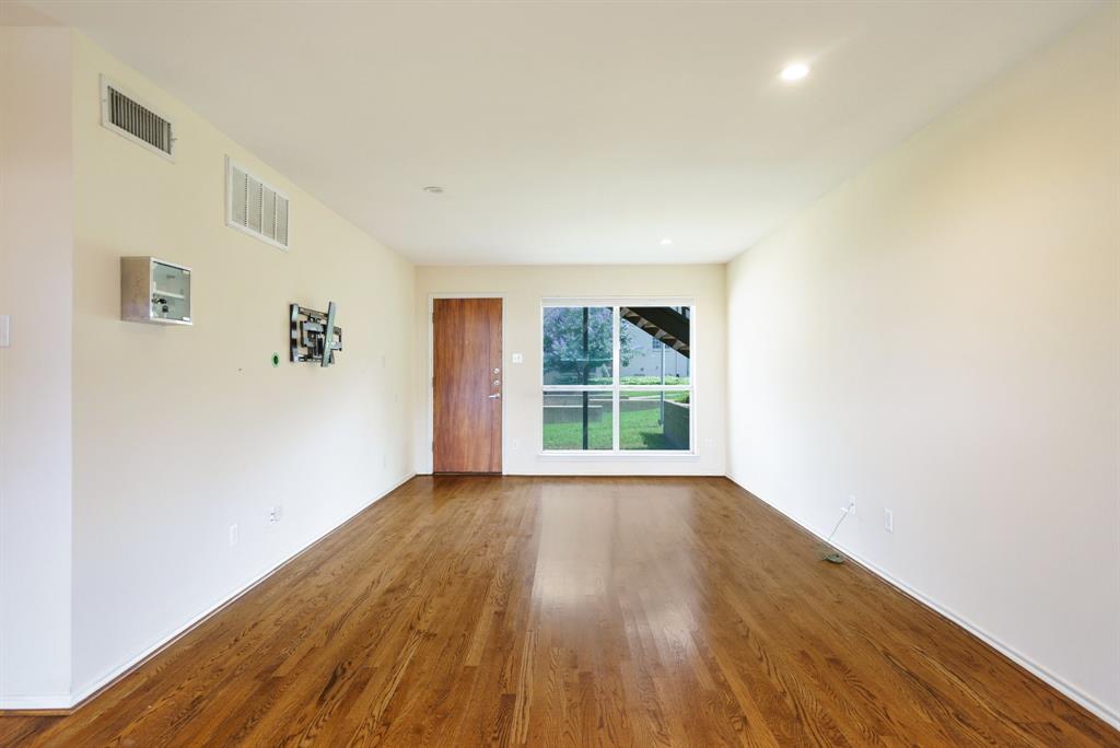 4616 W Lovers Lane 119