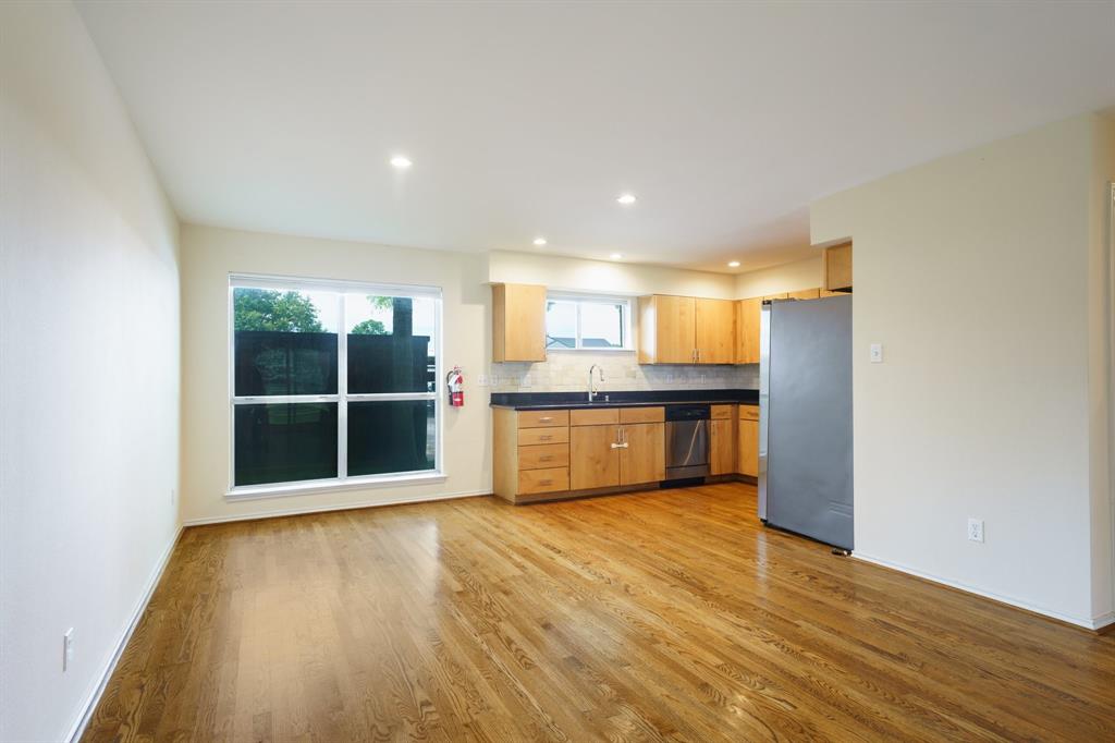 4616 W Lovers Lane 119
