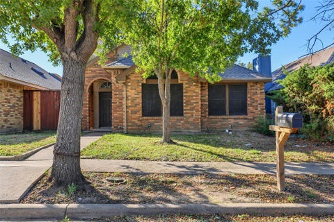 Photo of 2434 Weatherby Drive, Mesquite, TX 75181 (MLS # 21418611)