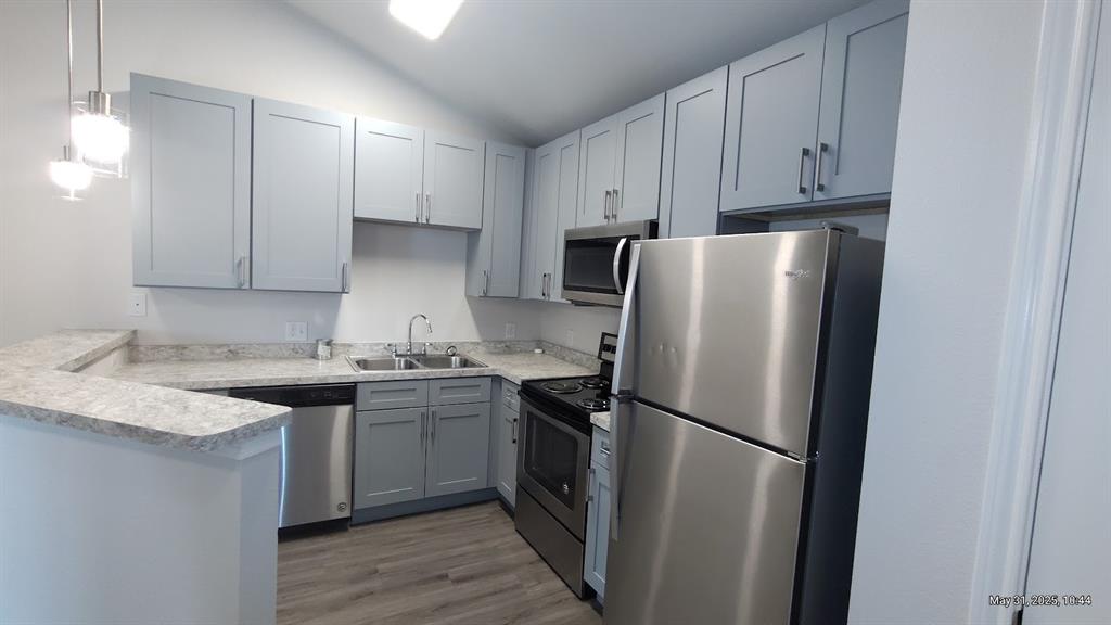 Sabel Ridge Condos Ph 01 06 - Residential