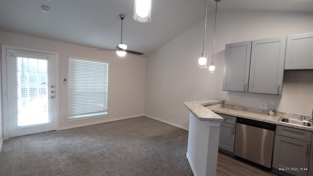 Sabel Ridge Condos Ph 01 06 - Residential