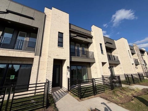 Photo of 1172 Daybreak Drive, Allen, TX 75013 (MLS # 21409051)