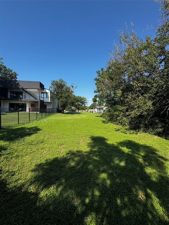 Brantleys Junior - Land