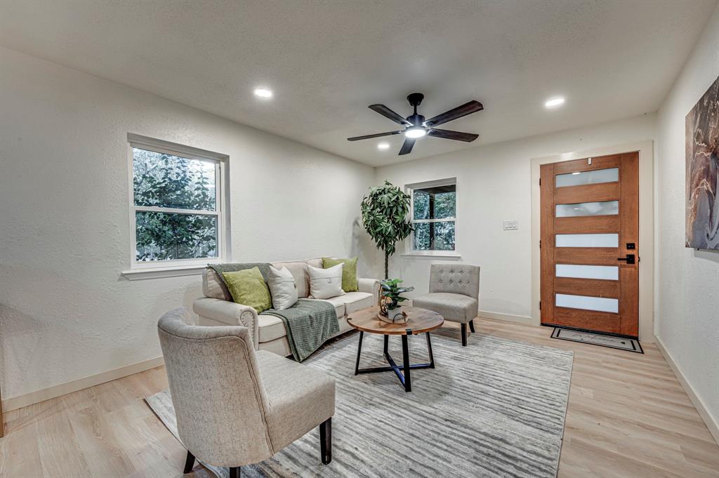 Town - Waxahachie - Residential Lease