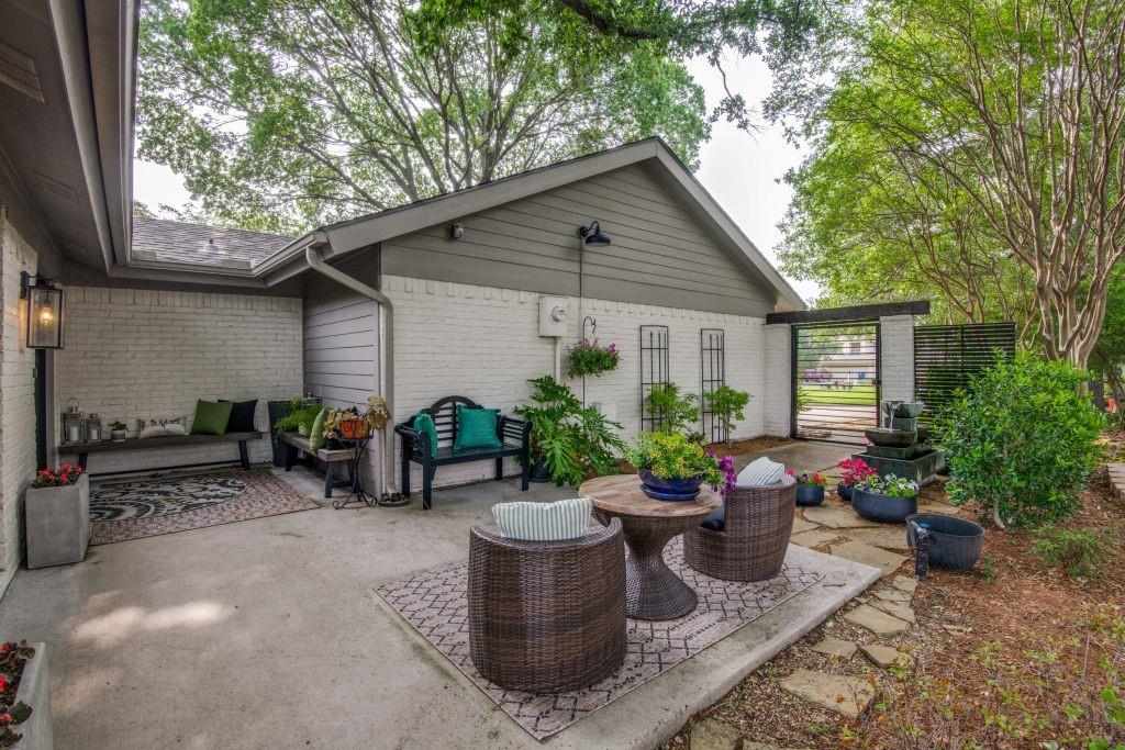 318 Columbia Drive