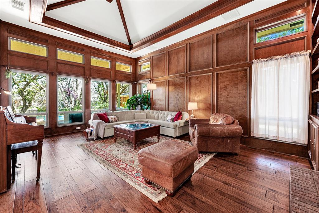 1817 Edgewater Drive