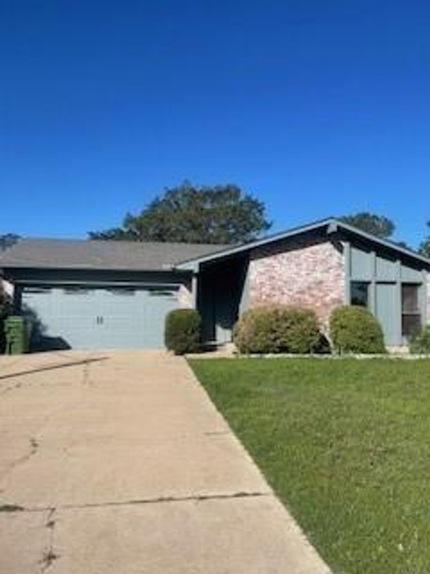 Cute 2 bedroom 2 bath home for lease. In gated subdivision of Indian Harbor. Tenant to set up tenant account, pay for car stickers and pay HOA dues.