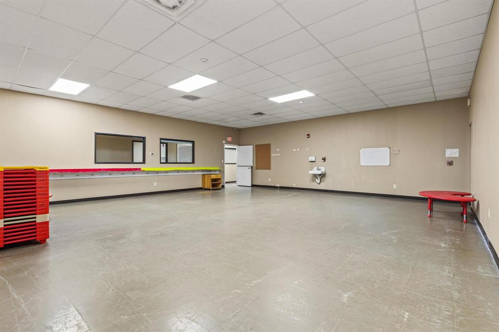 Chiefs Add Rep Lt 2 & - Commercial Sale