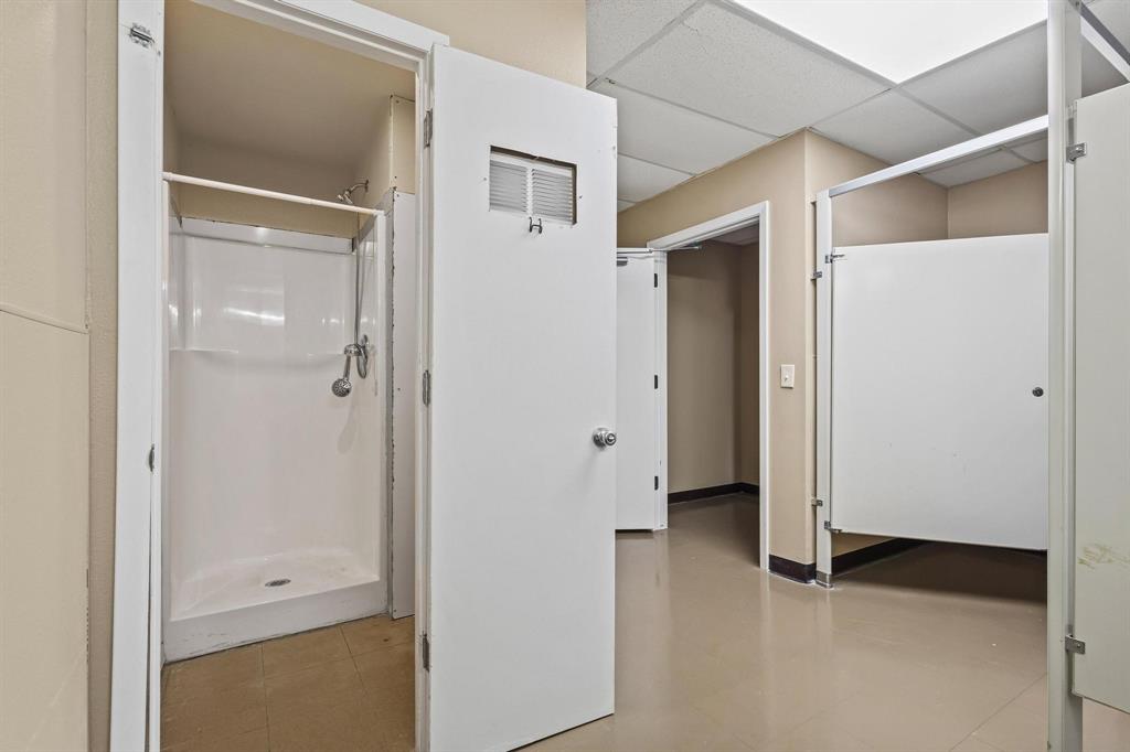 Chiefs Add Rep Lt 2 & - Commercial Sale