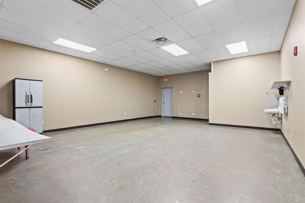 Chiefs Add Rep Lt 2 & - Commercial Sale