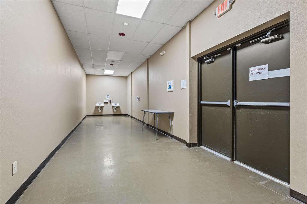 Chiefs Add Rep Lt 2 & - Commercial Sale